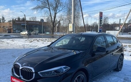 BMW 1 серия, 2019 год, 2 150 000 рублей, 3 фотография