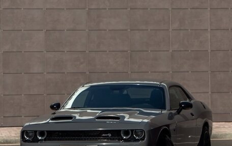 Dodge Challenger III рестайлинг 2, 2017 год, 3 600 000 рублей, 1 фотография