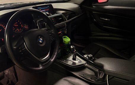 BMW 3 серия, 2018 год, 2 600 000 рублей, 3 фотография