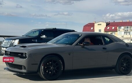 Dodge Challenger III рестайлинг 2, 2017 год, 3 600 000 рублей, 12 фотография