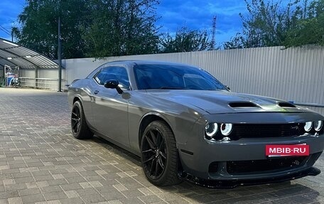 Dodge Challenger III рестайлинг 2, 2017 год, 3 600 000 рублей, 8 фотография