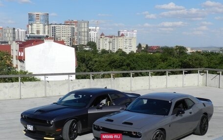 Dodge Challenger III рестайлинг 2, 2017 год, 3 600 000 рублей, 16 фотография