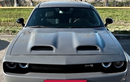 Dodge Challenger III рестайлинг 2, 2017 год, 3 600 000 рублей, 9 фотография