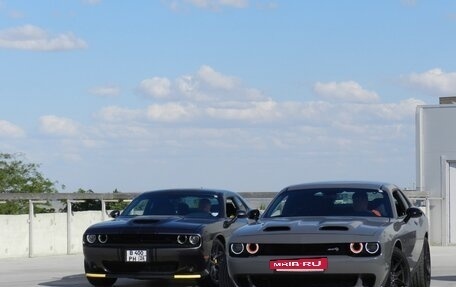 Dodge Challenger III рестайлинг 2, 2017 год, 3 600 000 рублей, 14 фотография