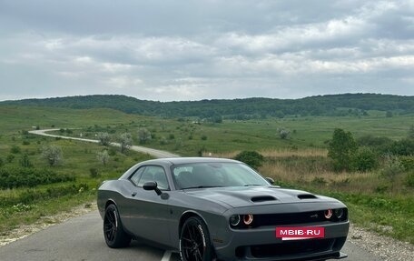 Dodge Challenger III рестайлинг 2, 2017 год, 3 600 000 рублей, 19 фотография