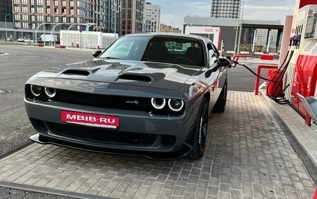 Dodge Challenger III рестайлинг 2, 2017 год, 3 600 000 рублей, 18 фотография