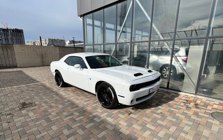Dodge Challenger III рестайлинг 2, 2017 год, 3 600 000 рублей, 27 фотография