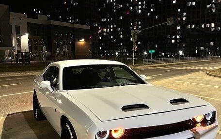 Dodge Challenger III рестайлинг 2, 2017 год, 3 600 000 рублей, 28 фотография