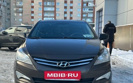 Hyundai Solaris II рестайлинг, 2015 год, 999 000 рублей, 2 фотография