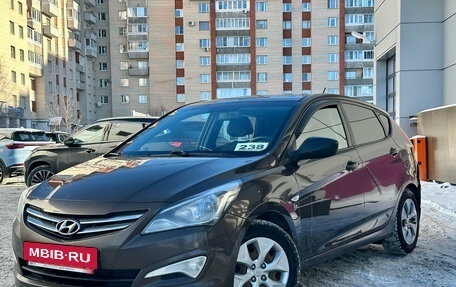 Hyundai Solaris II рестайлинг, 2015 год, 999 000 рублей, 3 фотография
