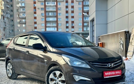 Hyundai Solaris II рестайлинг, 2015 год, 999 000 рублей, 1 фотография