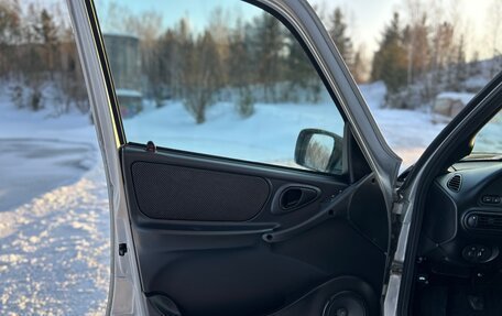 Chevrolet Niva I рестайлинг, 2017 год, 740 000 рублей, 6 фотография