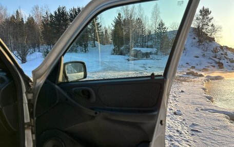 Chevrolet Niva I рестайлинг, 2017 год, 740 000 рублей, 12 фотография