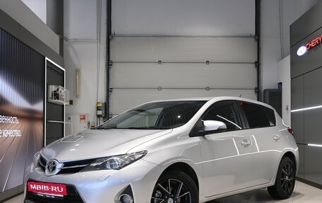 Toyota Auris II, 2013 год, 1 185 000 рублей, 3 фотография