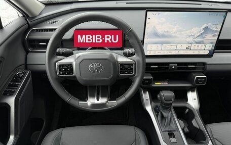 Toyota RAV4, 2025 год, 4 790 000 рублей, 11 фотография