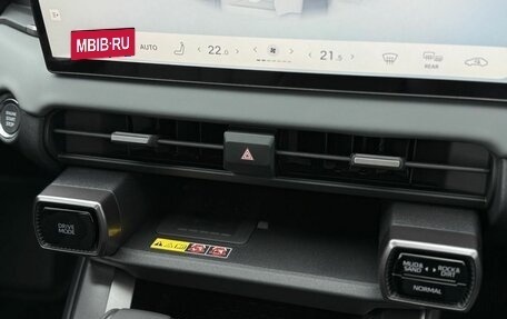 Toyota RAV4, 2025 год, 4 790 000 рублей, 26 фотография