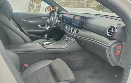 Mercedes-Benz E-Класс, 2019 год, 4 950 000 рублей, 9 фотография