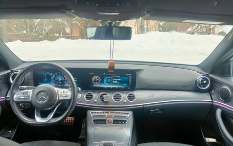 Mercedes-Benz E-Класс, 2019 год, 4 950 000 рублей, 12 фотография