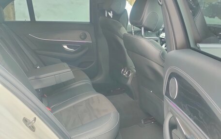 Mercedes-Benz E-Класс, 2019 год, 4 950 000 рублей, 10 фотография