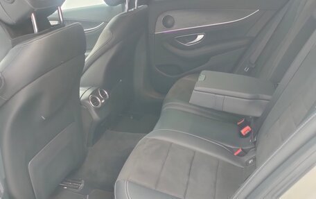 Mercedes-Benz E-Класс, 2019 год, 4 950 000 рублей, 19 фотография