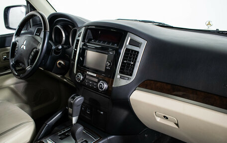 Mitsubishi Pajero IV, 2019 год, 4 470 000 рублей, 10 фотография