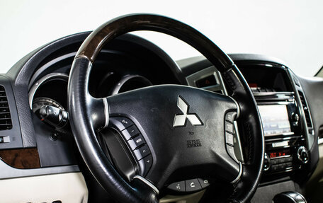 Mitsubishi Pajero IV, 2019 год, 4 470 000 рублей, 13 фотография