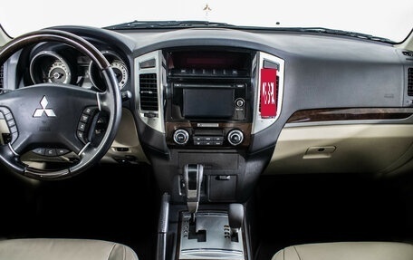 Mitsubishi Pajero IV, 2019 год, 4 470 000 рублей, 11 фотография