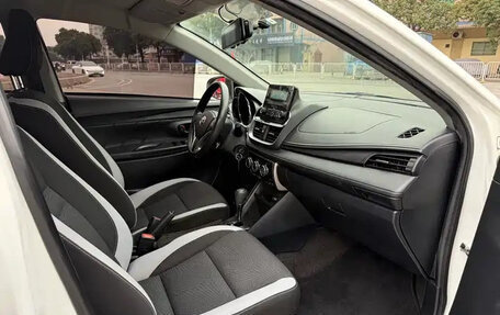 Toyota Yaris XP150 рестайлинг, 2022 год, 1 057 000 рублей, 9 фотография