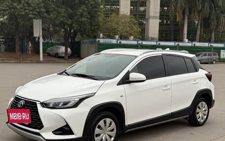 Toyota Yaris XP150 рестайлинг, 2022 год, 1 057 000 рублей, 2 фотография