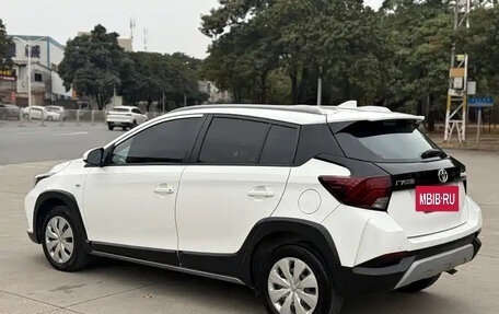 Toyota Yaris XP150 рестайлинг, 2022 год, 1 057 000 рублей, 3 фотография