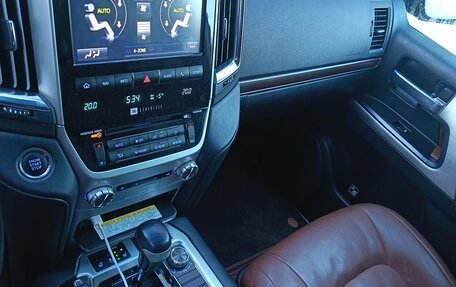 Toyota Land Cruiser 200, 2016 год, 6 000 000 рублей, 7 фотография