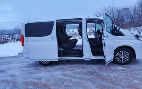 Toyota HiAce H300, 2021 год, 7 300 000 рублей, 3 фотография