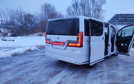 Toyota HiAce H300, 2021 год, 7 300 000 рублей, 2 фотография