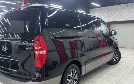 Hyundai H-1 II рестайлинг, 2020 год, 3 490 000 рублей, 4 фотография