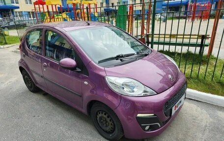 Peugeot 107 I рестайлинг, 2014 год, 650 000 рублей, 2 фотография