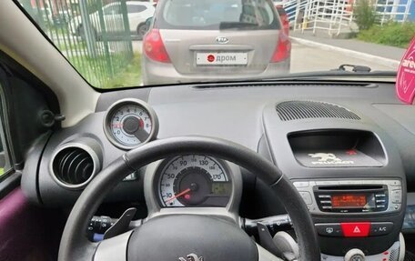 Peugeot 107 I рестайлинг, 2014 год, 650 000 рублей, 15 фотография