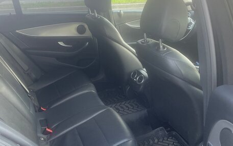 Mercedes-Benz E-Класс, 2019 год, 1 800 000 рублей, 6 фотография