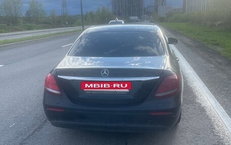 Mercedes-Benz E-Класс, 2019 год, 1 800 000 рублей, 2 фотография