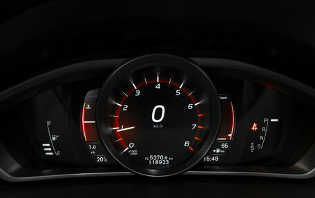 Volvo V40 II рестайлинг, 2016 год, 1 780 000 рублей, 11 фотография