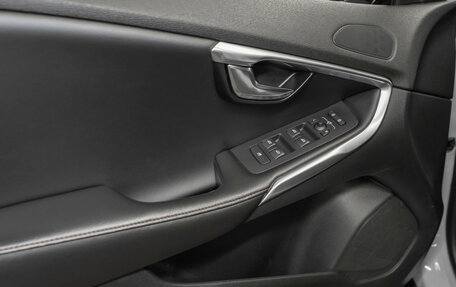 Volvo V40 II рестайлинг, 2016 год, 1 780 000 рублей, 13 фотография