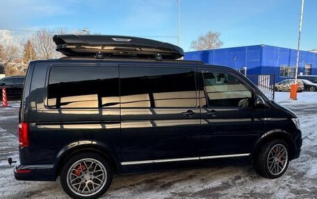 Volkswagen Multivan T6 рестайлинг, 2018 год, 5 700 000 рублей, 3 фотография