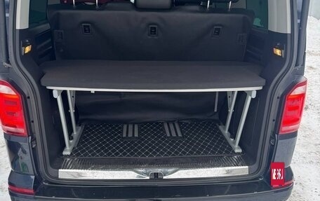 Volkswagen Multivan T6 рестайлинг, 2018 год, 5 700 000 рублей, 8 фотография