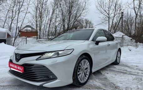 Toyota Camry, 2020 год, 3 900 000 рублей, 7 фотография