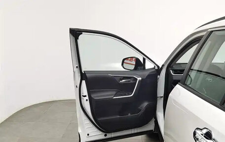 Toyota RAV4, 2021 год, 2 493 700 рублей, 6 фотография