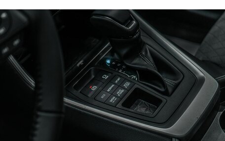 Toyota RAV4, 2025 год, 3 900 000 рублей, 24 фотография