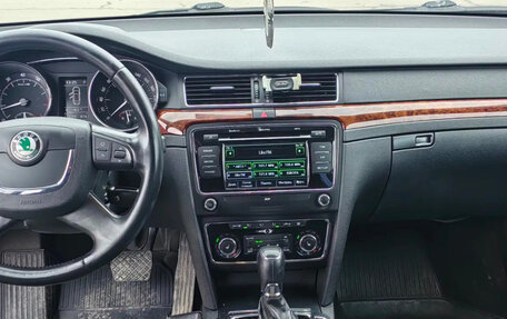 Skoda Superb III рестайлинг, 2012 год, 1 150 000 рублей, 7 фотография