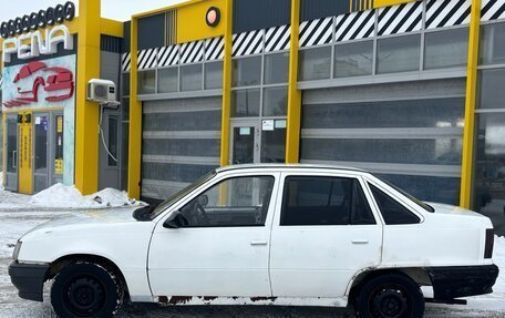 Opel Kadett E рестайлинг, 1986 год, 35 000 рублей, 5 фотография