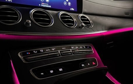 Mercedes-Benz E-Класс, 2022 год, 5 600 000 рублей, 3 фотография