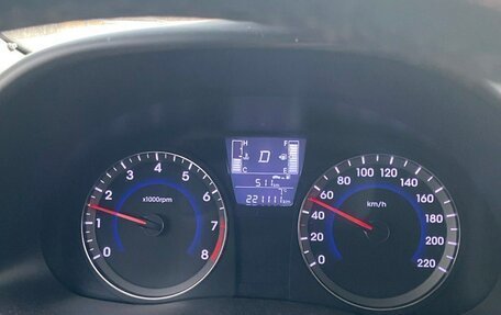 Hyundai Solaris II рестайлинг, 2015 год, 1 000 000 рублей, 3 фотография