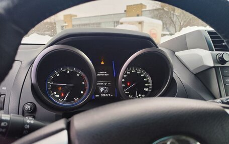 Toyota Land Cruiser Prado 150 рестайлинг 2, 2015 год, 3 499 999 рублей, 10 фотография